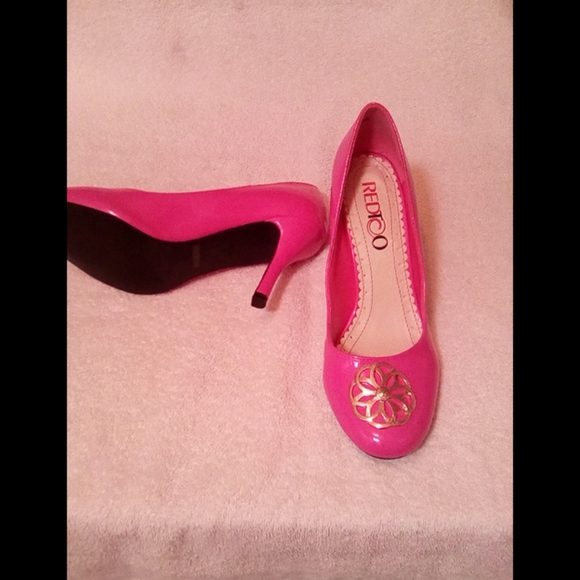 👠 - Picture 3 of 3